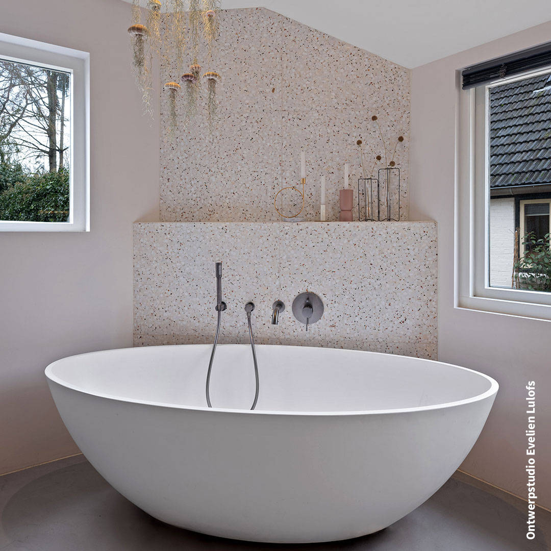 Handmade terrazzo tile with fine aggregates
