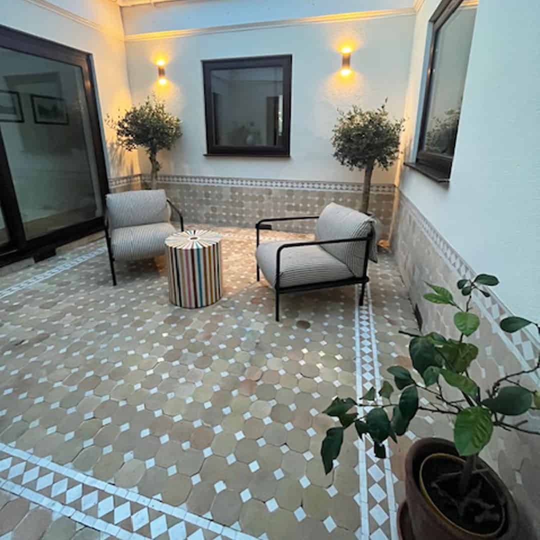 115×212 ホワイトベージュ　ボタニカルメダリオン Terracotta White Octagon Zellige
