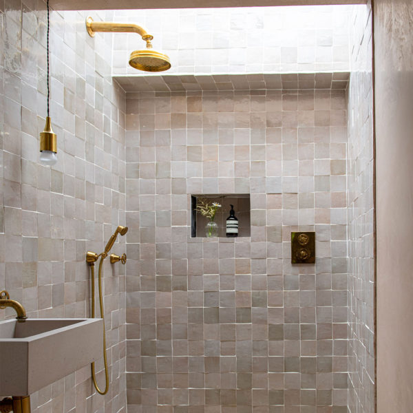 Ecru zellige tiles wetroom shower